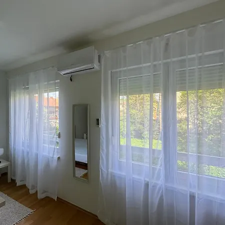 Apartman Studio 33 شقة